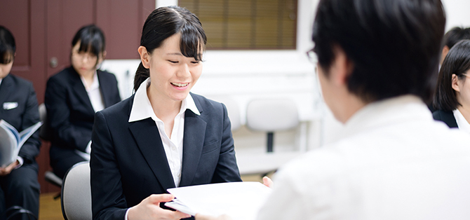 徹底した就職サポート